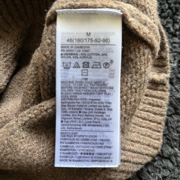 Beautiful cropped-ish cardigan from GAP - Picture 4 of 5